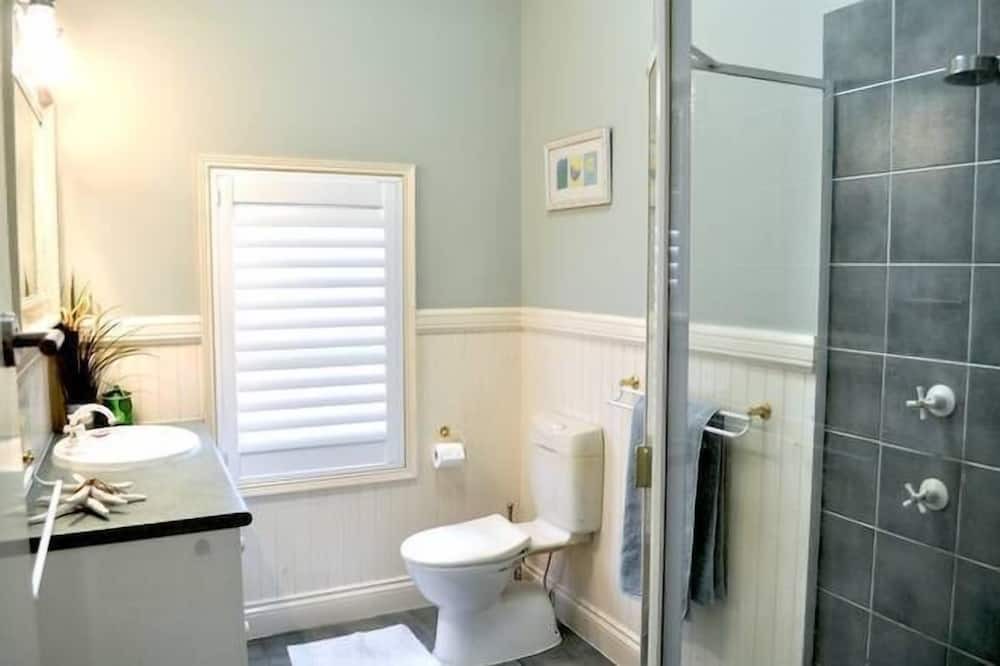 Photo of Bathroom in Mermaid Beach