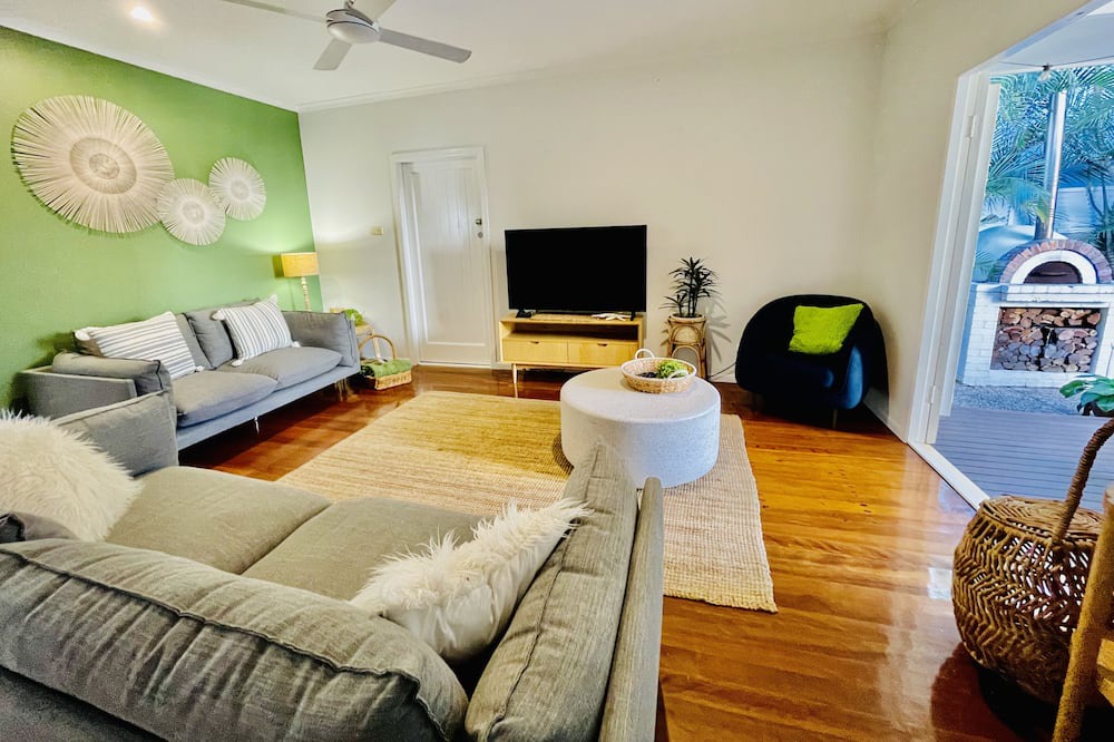 Photo of Livingroom in Mermaid Beach