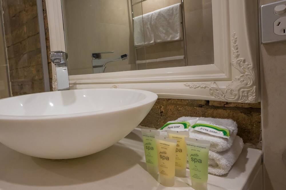 Photo of Bathroom in Clayfield