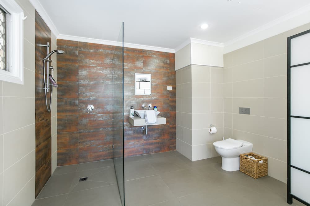 Photo of Bathroom in Burleigh Waters