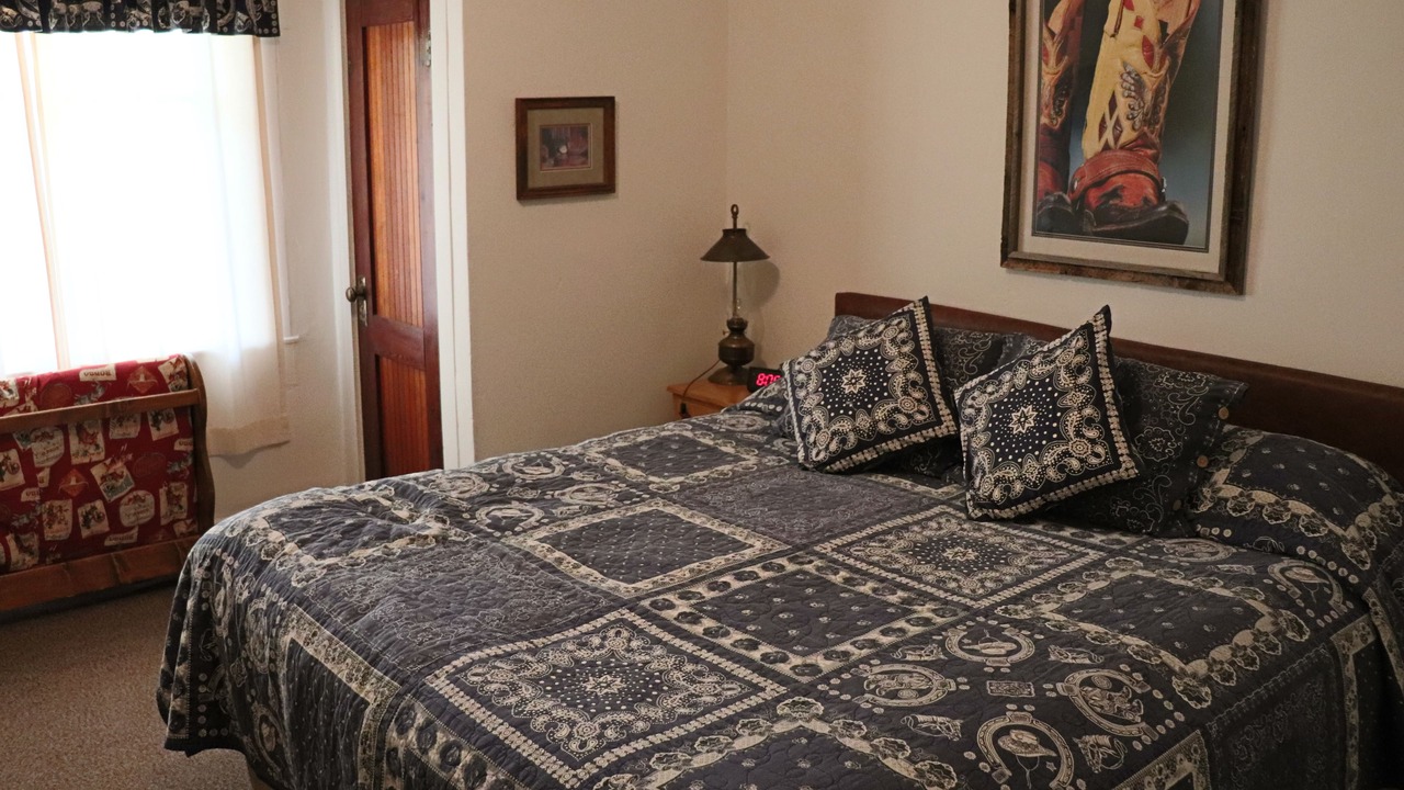 Photo of Bedroom in Wickenburg