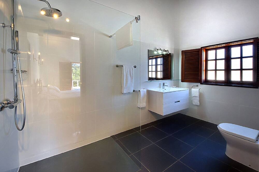 Photo of Bathroom in Sao Bras de Alportel