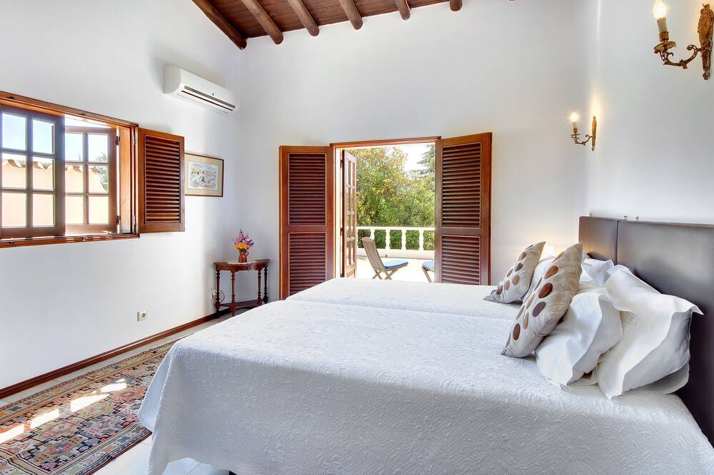 Photo of Bedroom in Sao Bras de Alportel