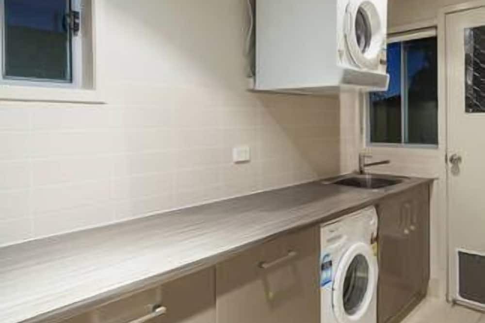Photo of Kitchen in Mermaid Waters