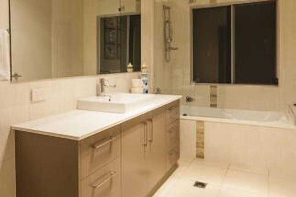 Photo of Bathroom in Mermaid Waters