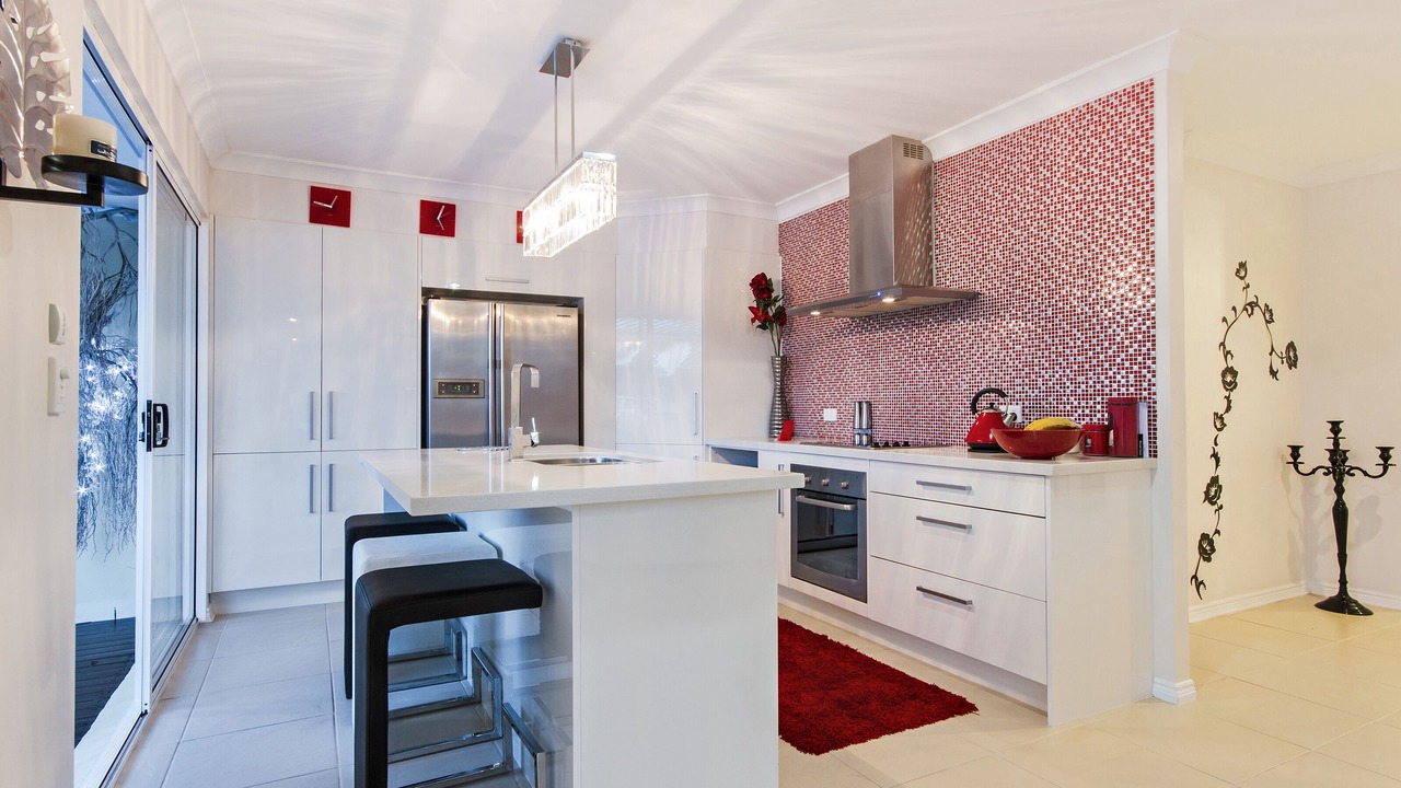 Photo of Kitchen in Mermaid Waters