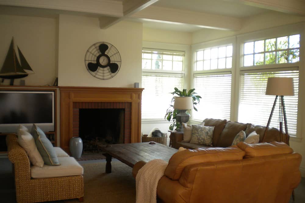 Photo of Livingroom in San Luis Obispo