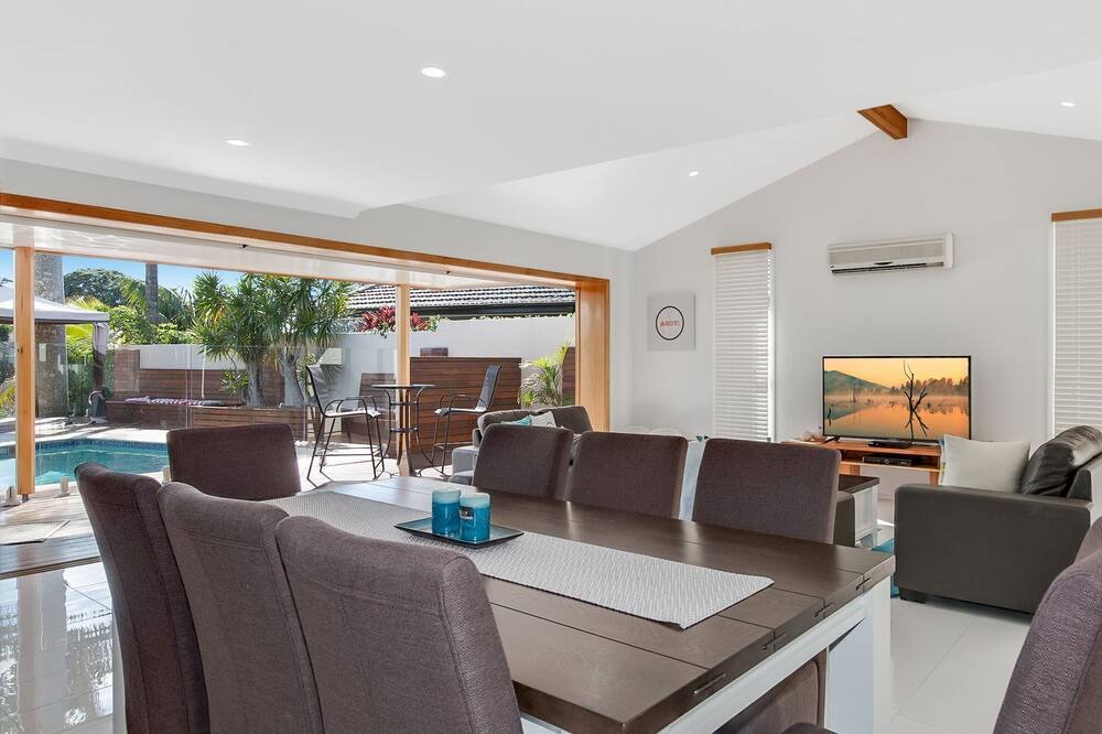 Photo of Kitchen in Broadbeach Waters
