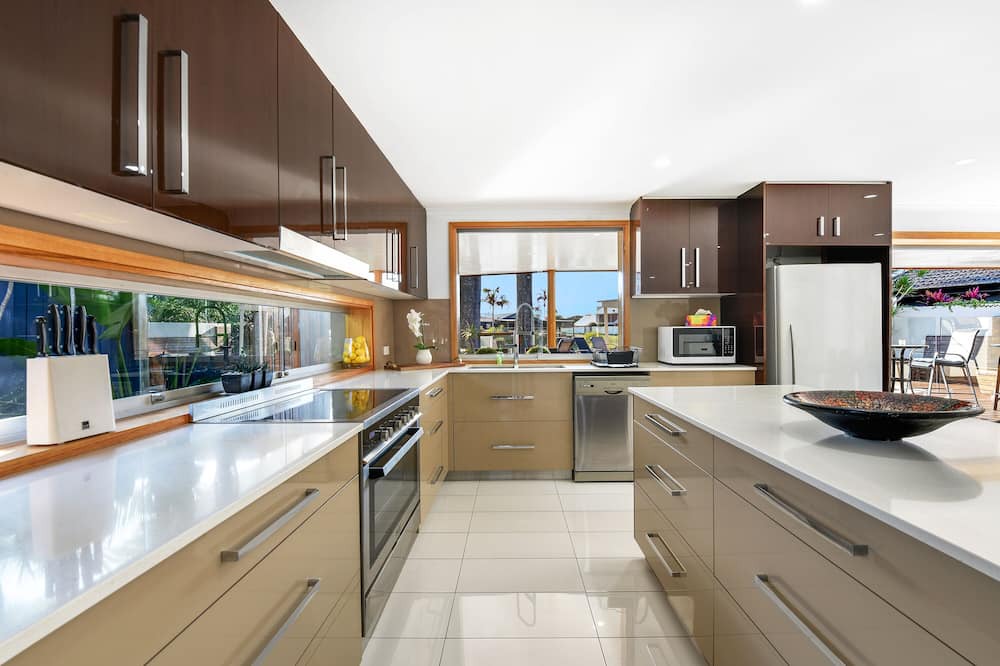 Photo of Kitchen in Broadbeach Waters