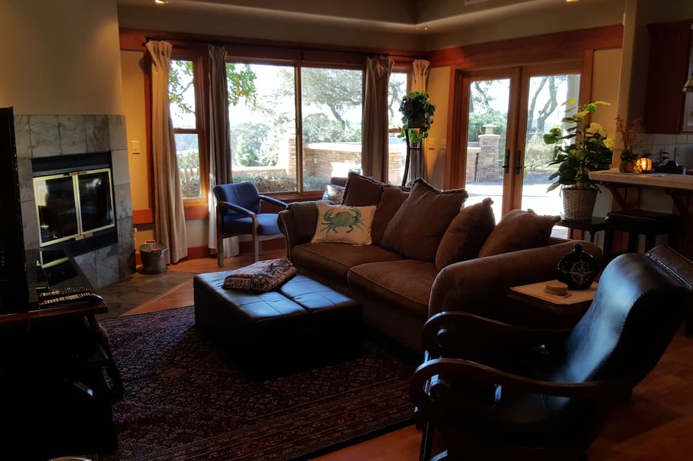 Photo of Livingroom in Callender