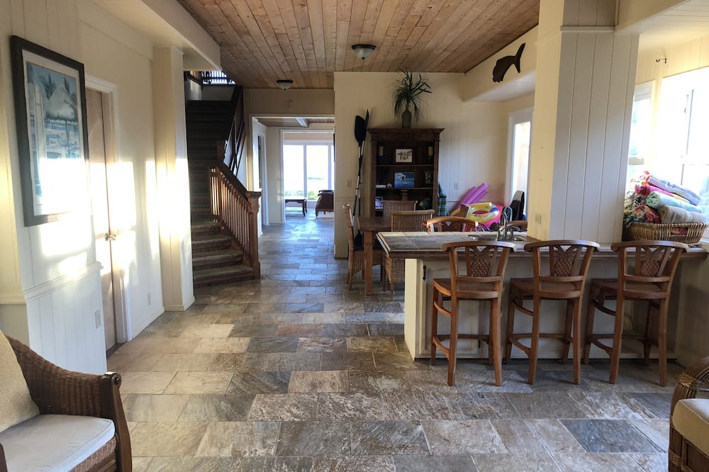 Photo of Bedroom in Waialua