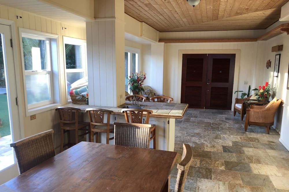 Photo of Bedroom in Waialua