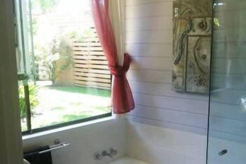 Photo of Bathroom in Mermaid Waters