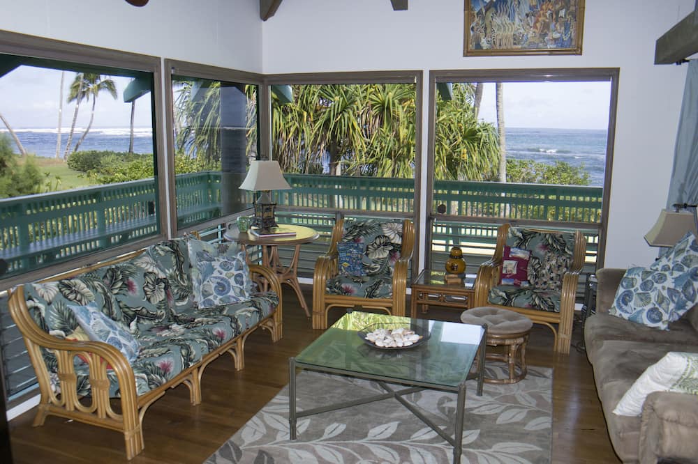 Photo of Bedroom in Waialua