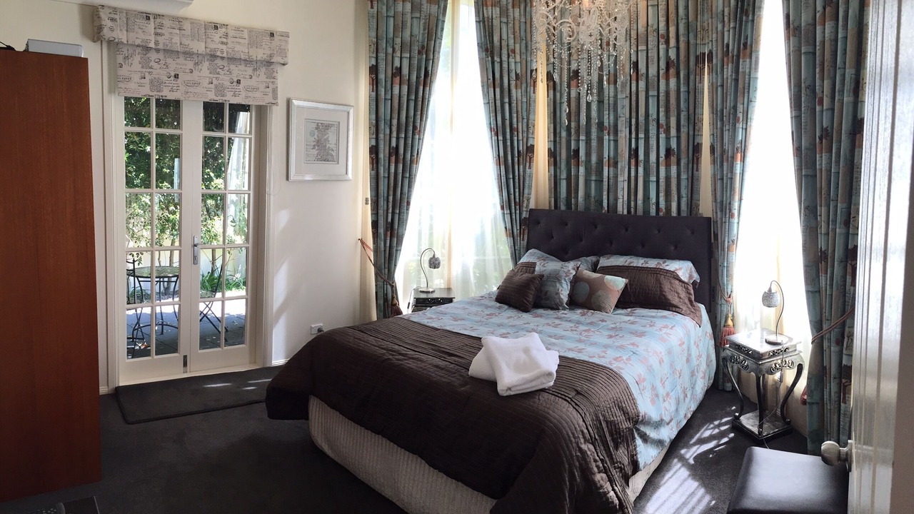 Photo of Bedroom in Broadbeach Waters
