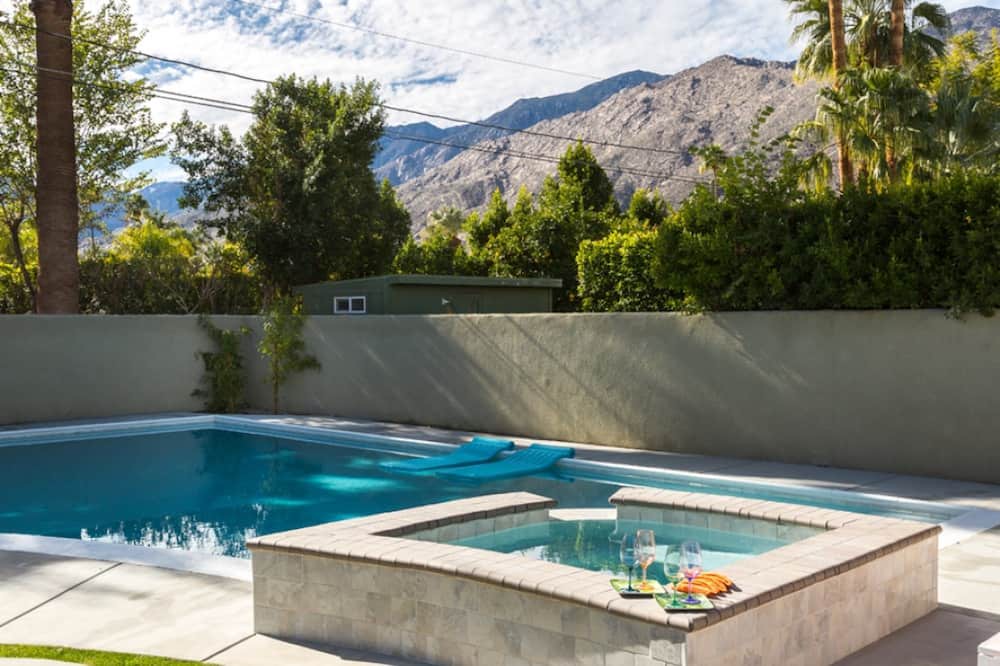 Photo of Outdoor in Tahquitz River Estates