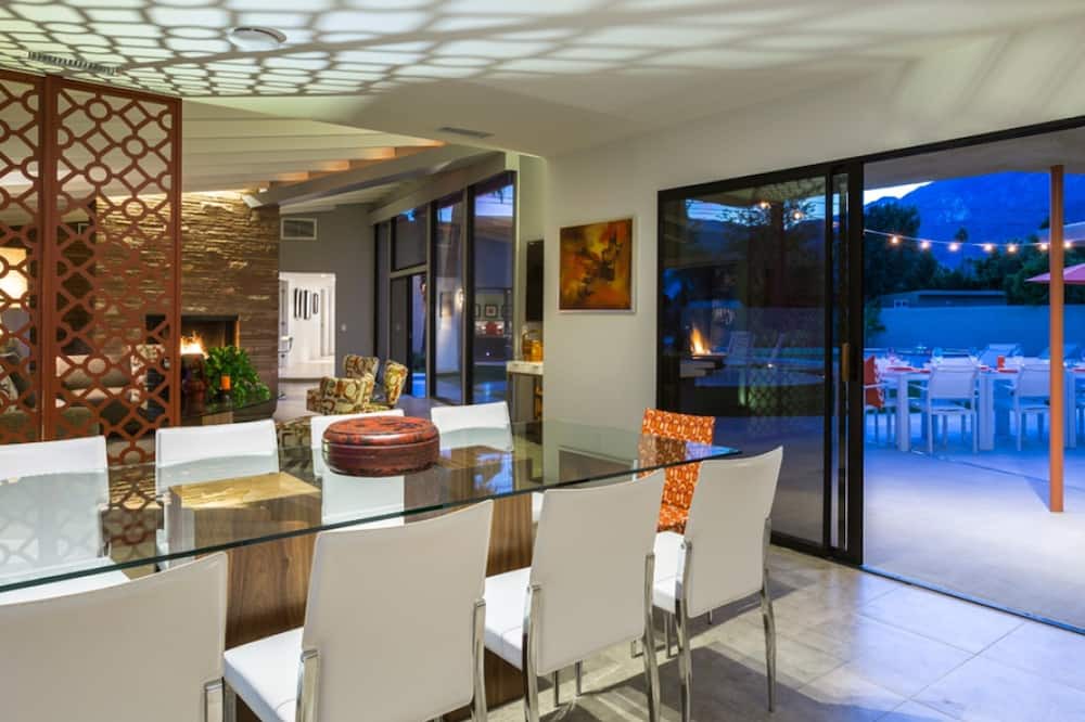 Photo of Kitchen in Tahquitz River Estates