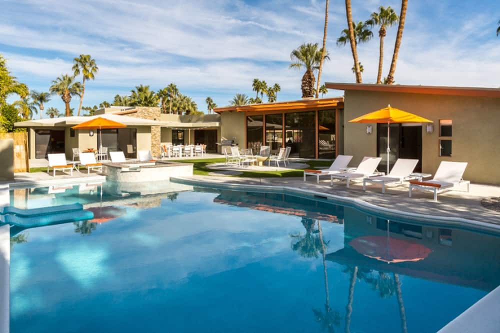 Photo of Outdoor in Tahquitz River Estates
