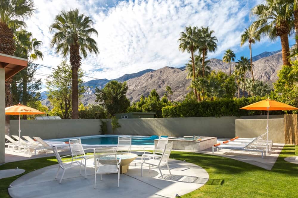 Photo of Patio Balcony in Tahquitz River Estates