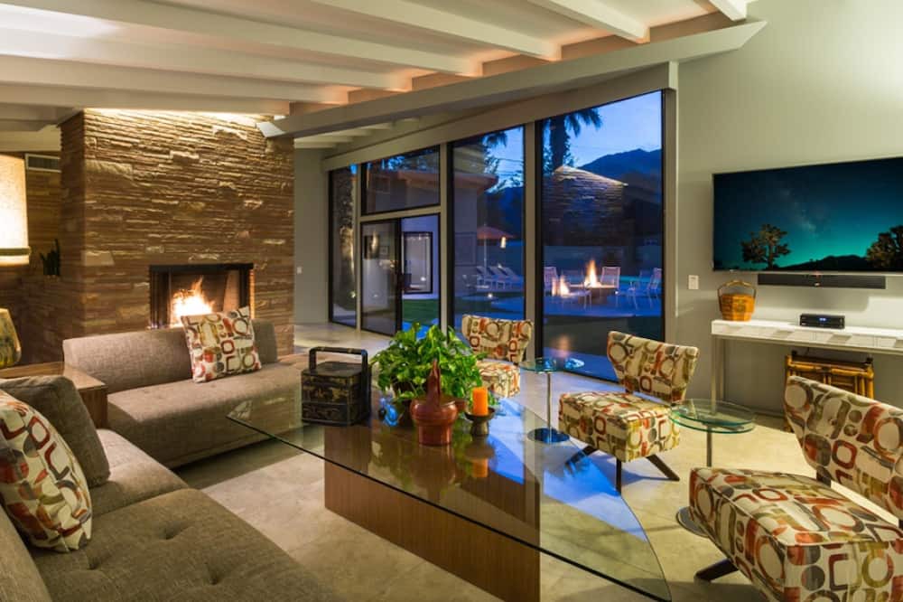 Photo of Livingroom in Tahquitz River Estates