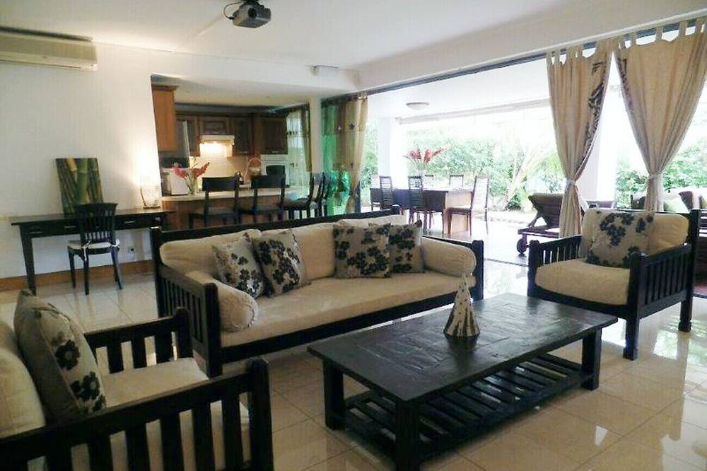 Photo of Livingroom in Punaauia