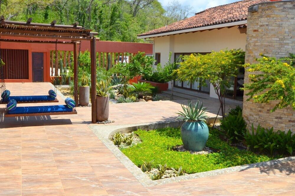 Photo of Patio Balcony in Guacalito de La Isla