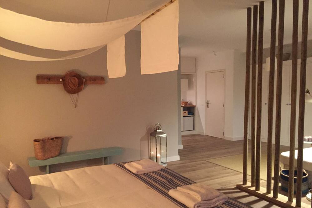 Photo of Bedroom in Oeiras