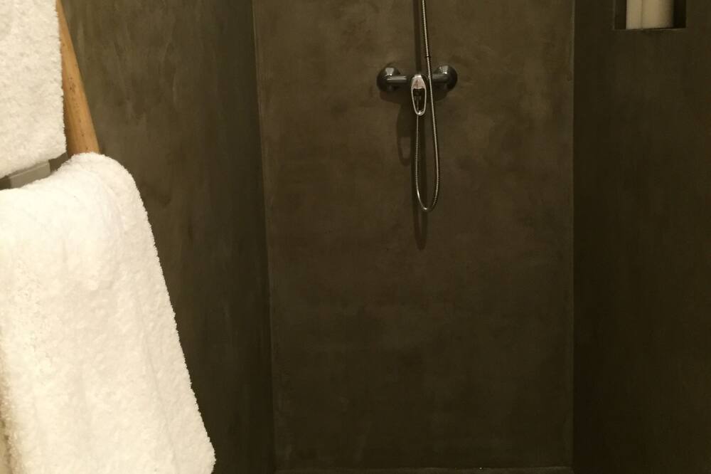 Photo of Bathroom in Oeiras