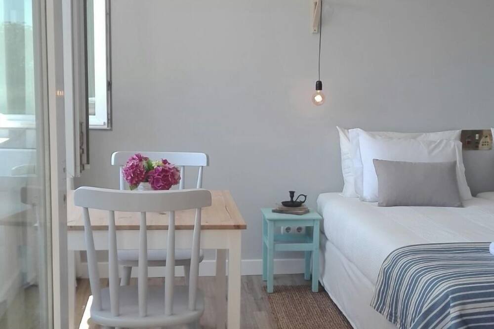 Photo of Bedroom in Oeiras