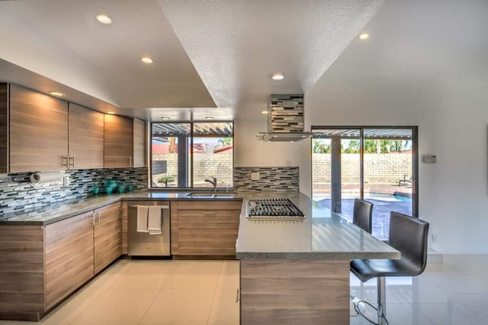 Photo of Kitchen in Sunrise Vista Chino
