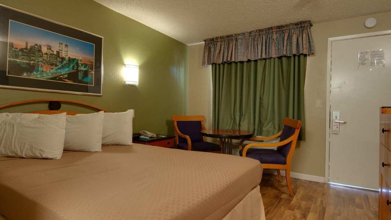 Photo of Bedroom in Oildale