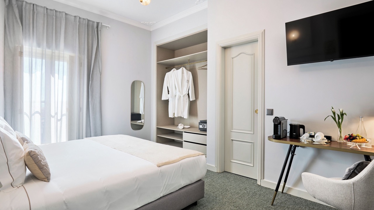 Photo of Bedroom in Estoril