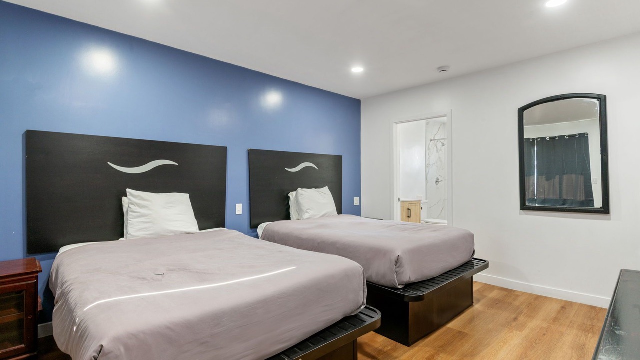 Photo of Bedroom in Inglewood