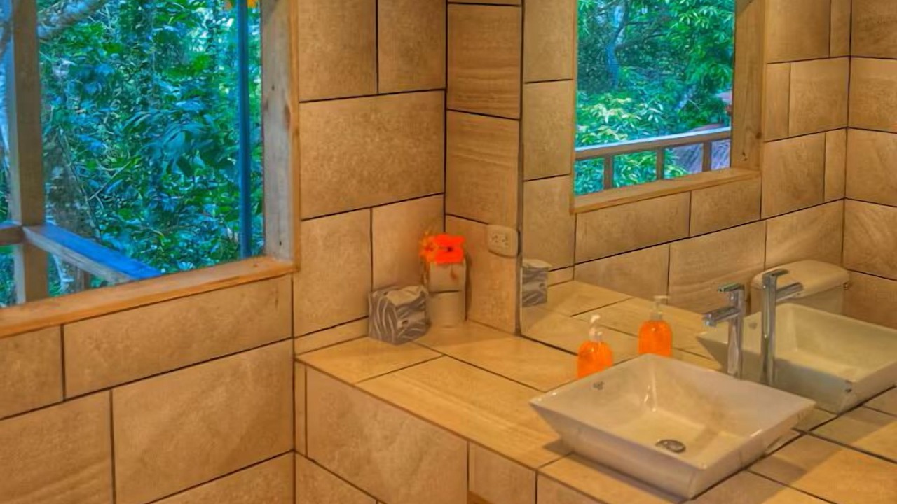 Photo of Bathroom in Hone Creek