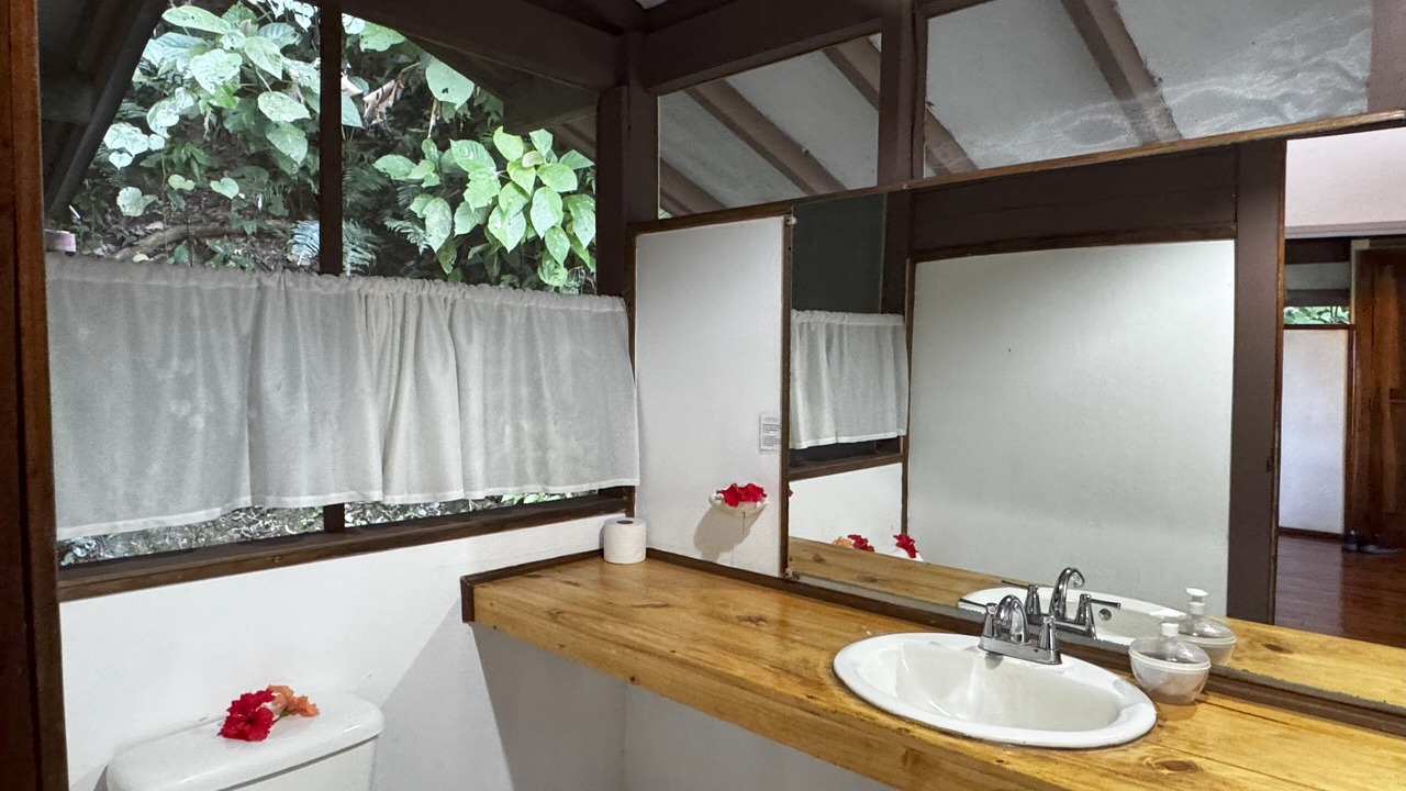 Photo of Bathroom in Hone Creek
