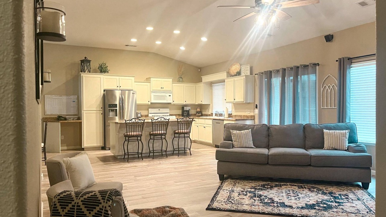 Photo of Livingroom in Tulare