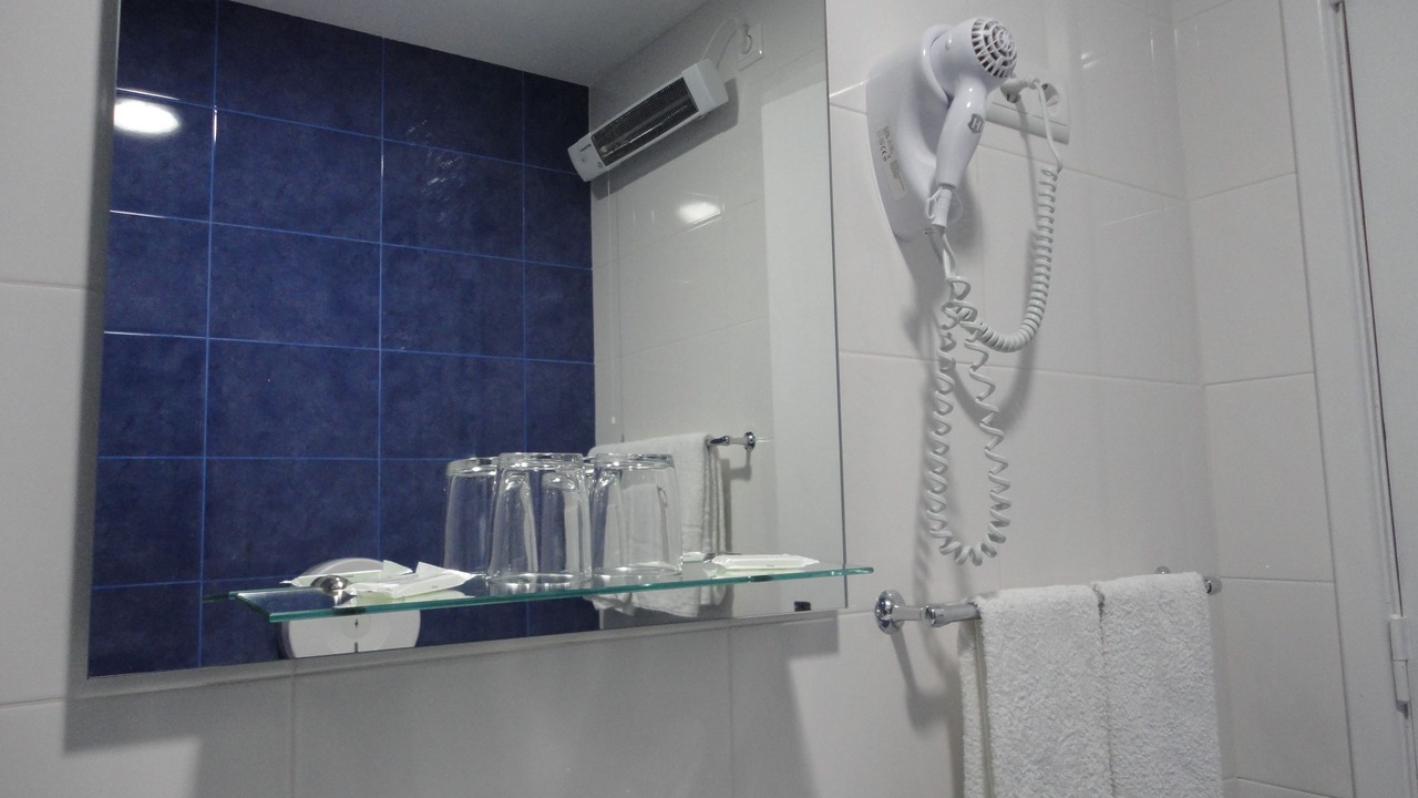 Photo of Bathroom in Coimbra City Centre