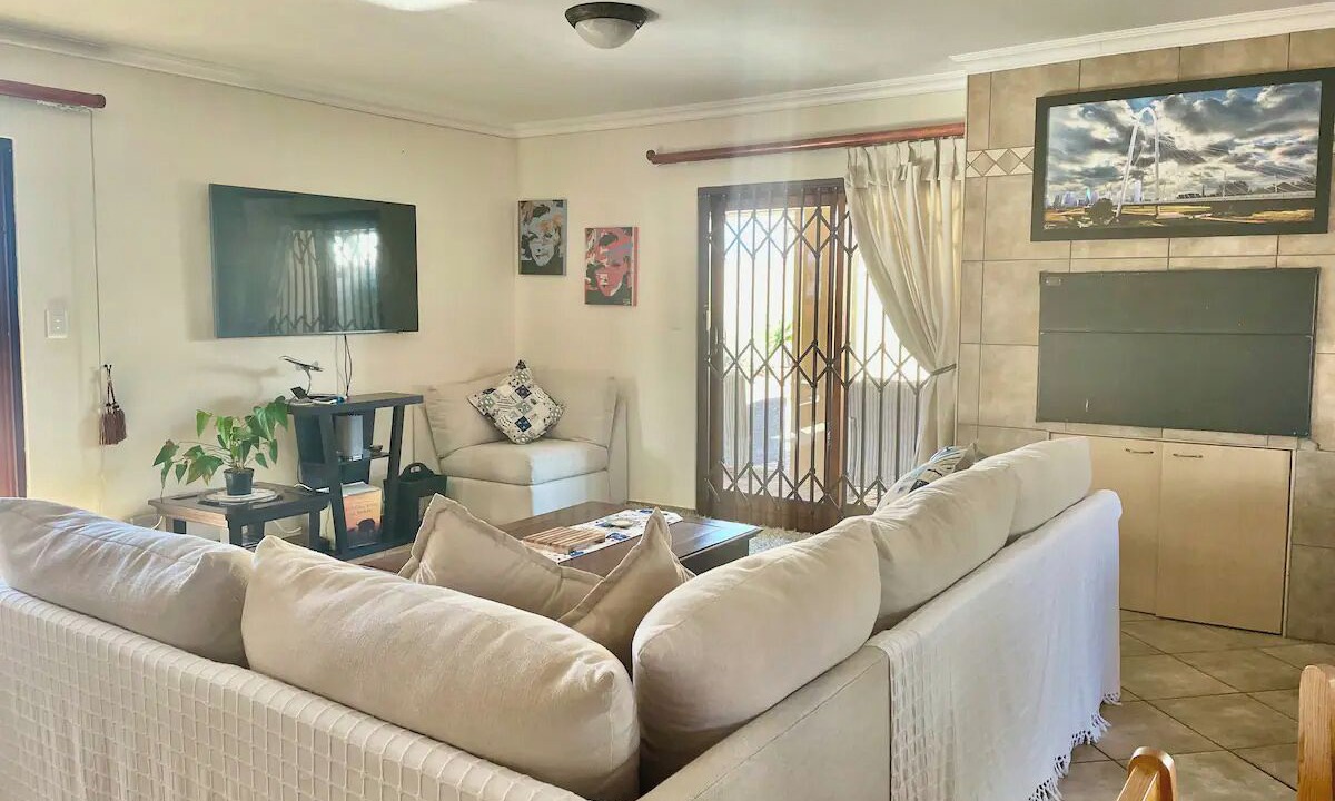 Photo of Livingroom in Jeffreys Bay