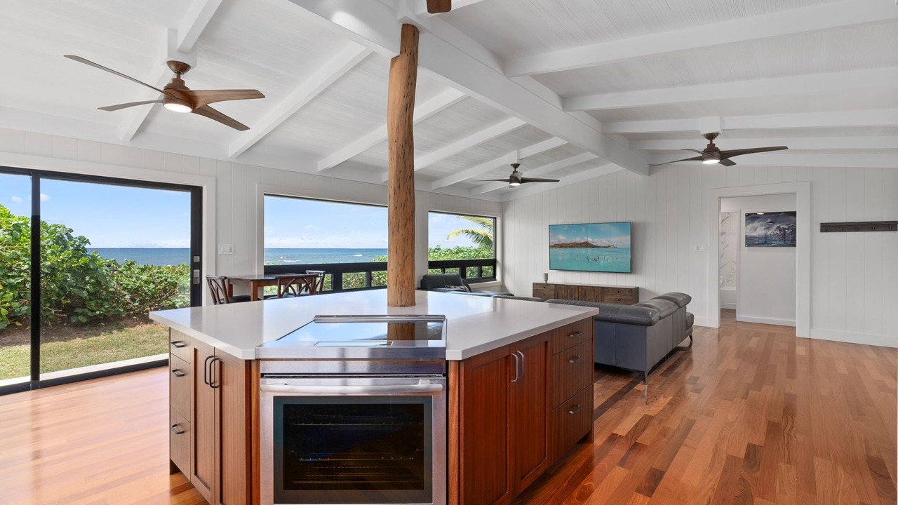 Photo of Kitchen in Mokuleia