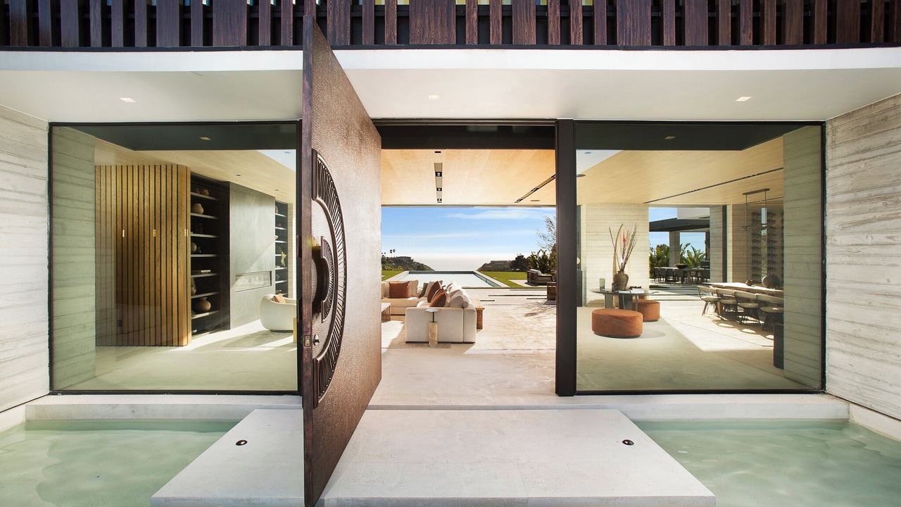 Photo of Patio Balcony in Central Malibu
