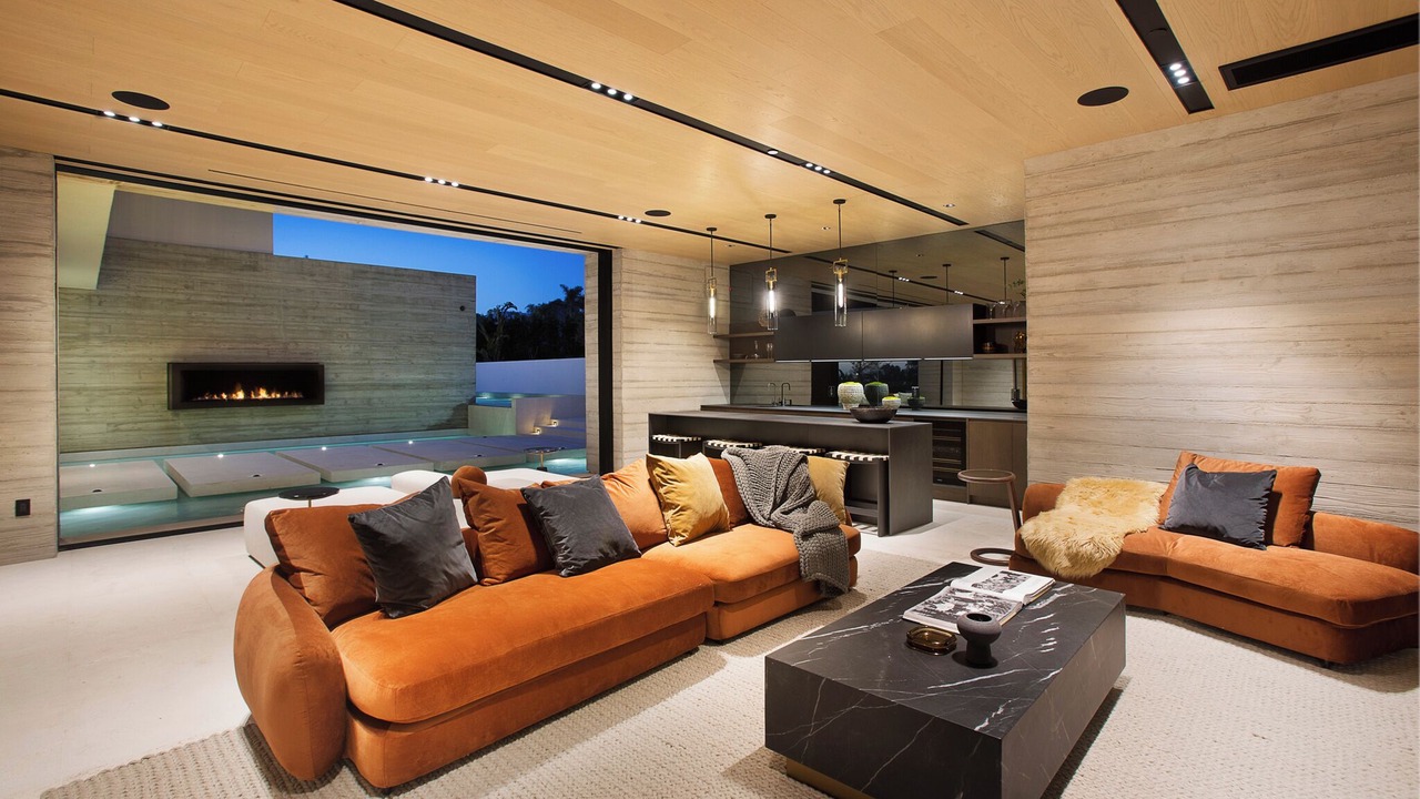 Photo of Livingroom in Central Malibu
