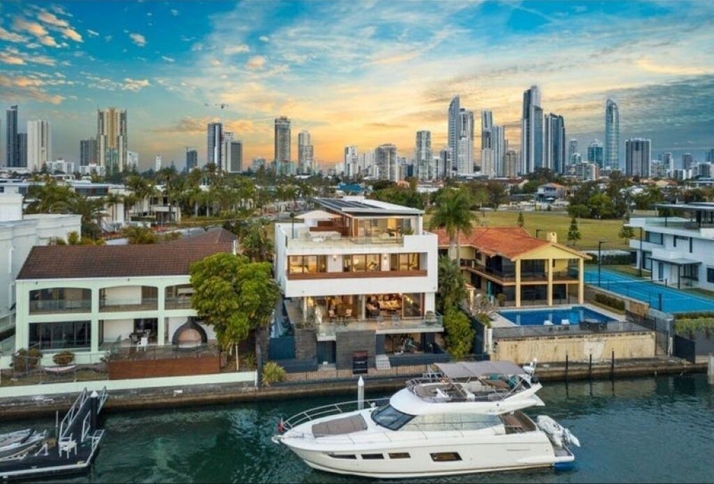 Photo of Others in Surfers Paradise