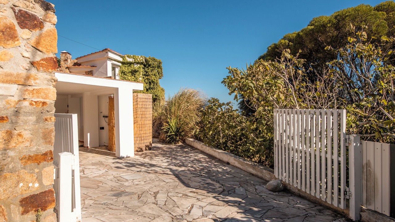 Photo of Outdoor in Monserrate