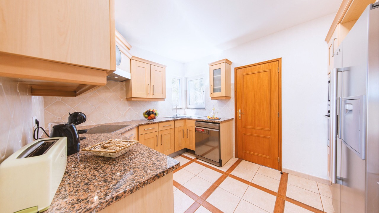 Photo of Kitchen in Lagoa e Carvoeiro