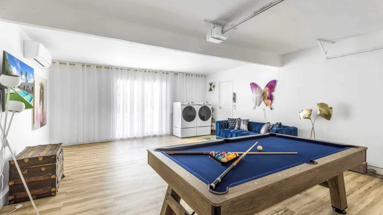 Photo of Bedroom in Racquet Club South