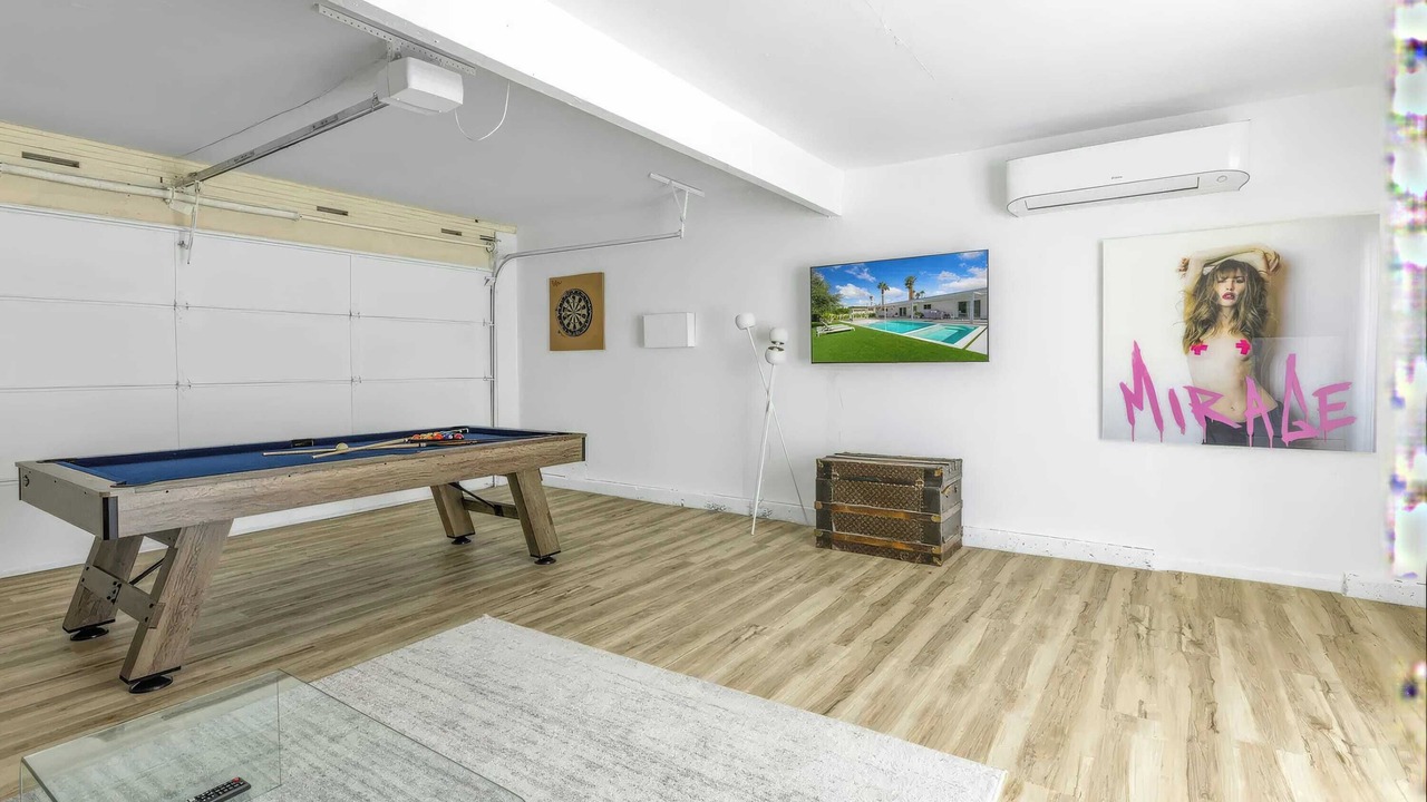 Photo of Bedroom in Racquet Club South