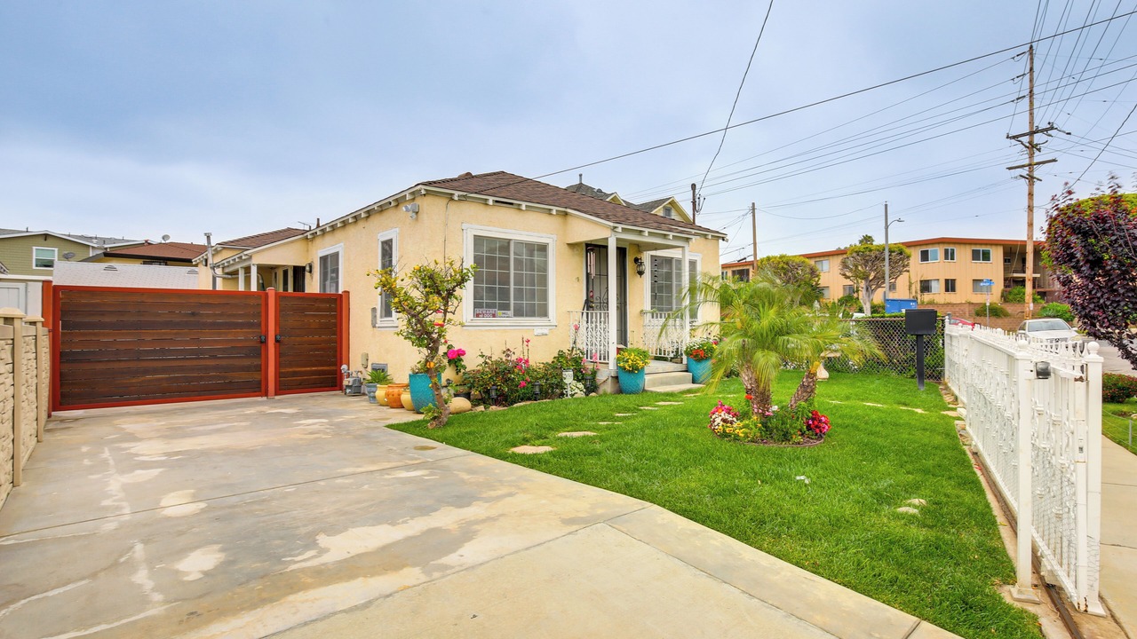 Photo of Outdoor in Inglewood