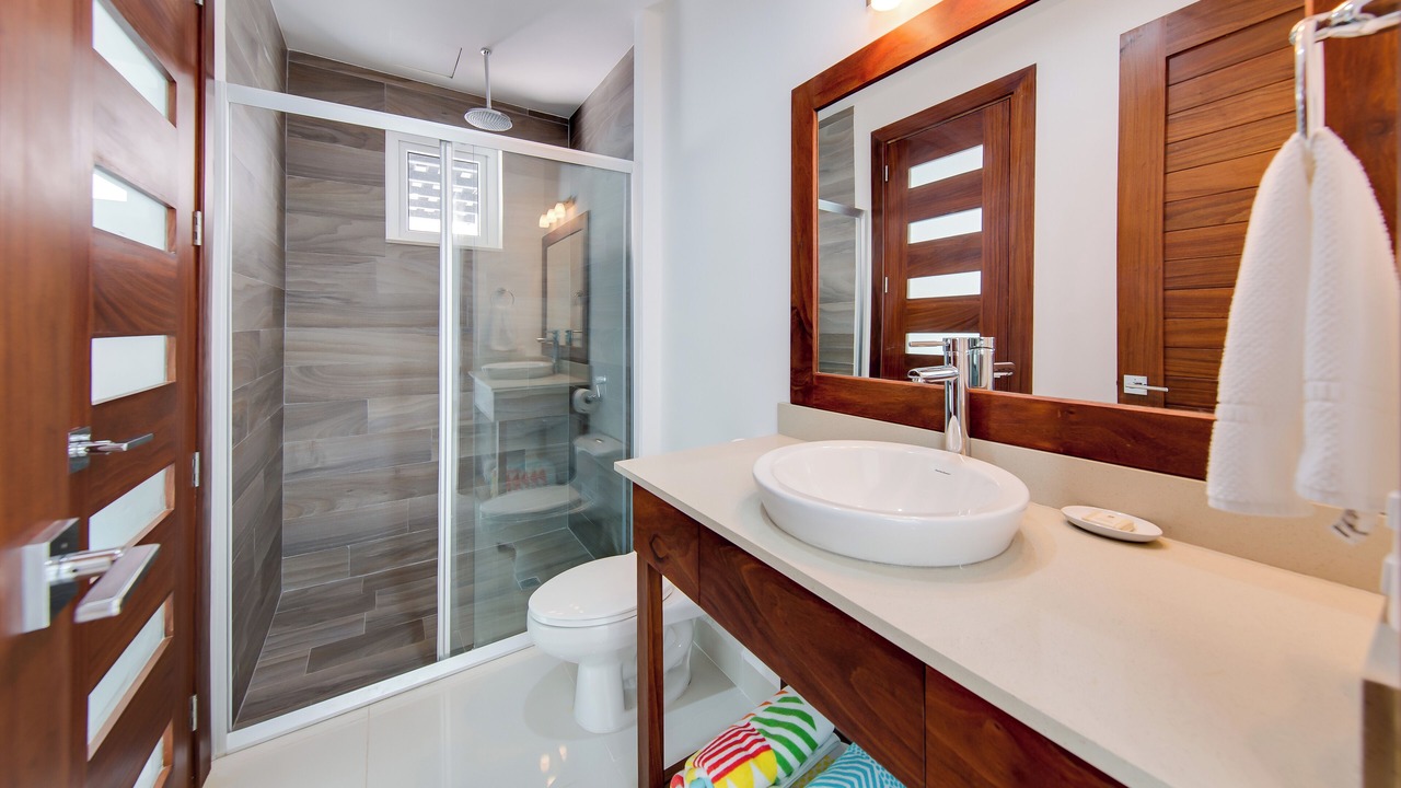 Photo of Bathroom in Pacific Marlin