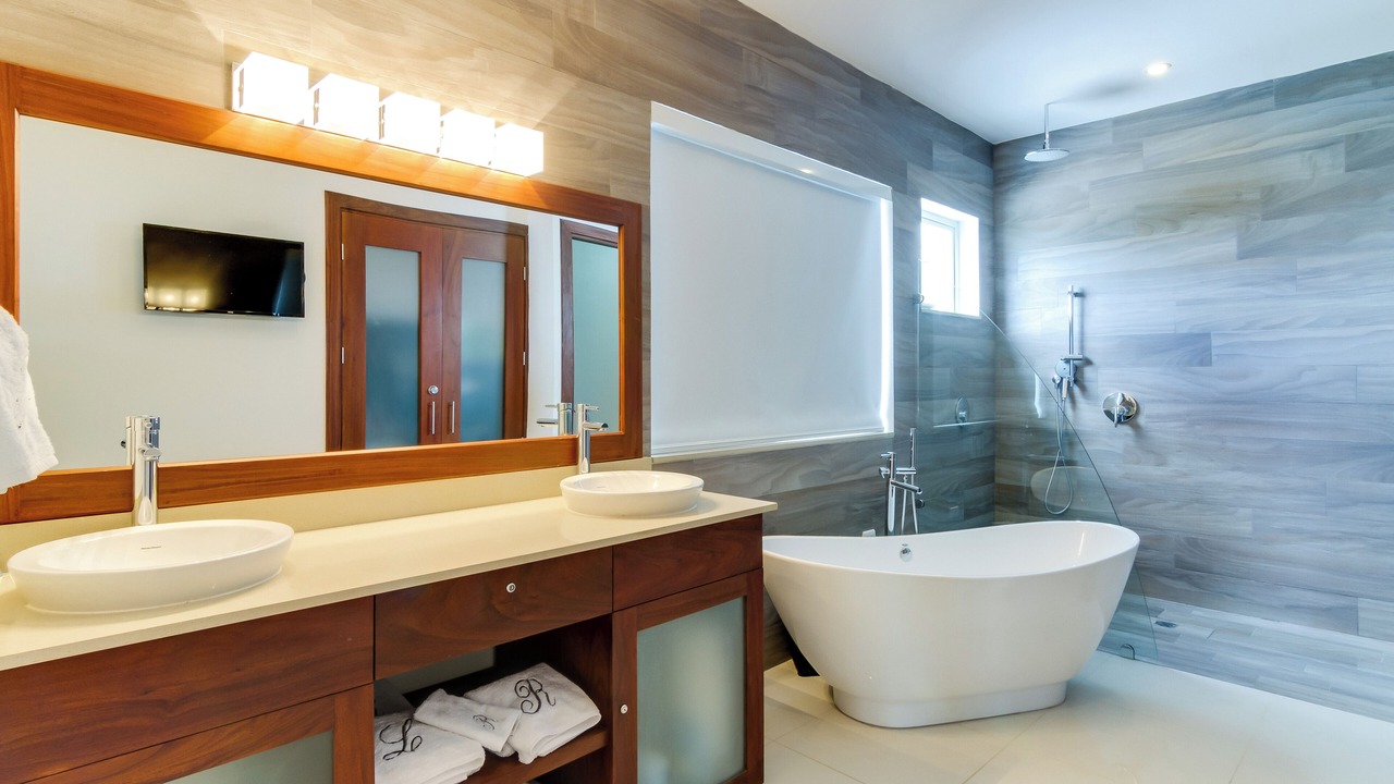 Photo of Bathroom in Pacific Marlin
