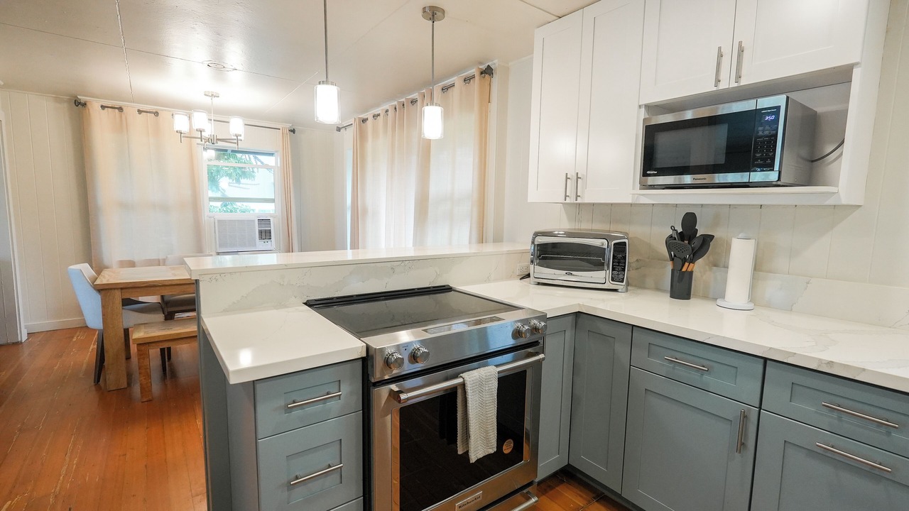 Photo of Kitchen in Mokuleia